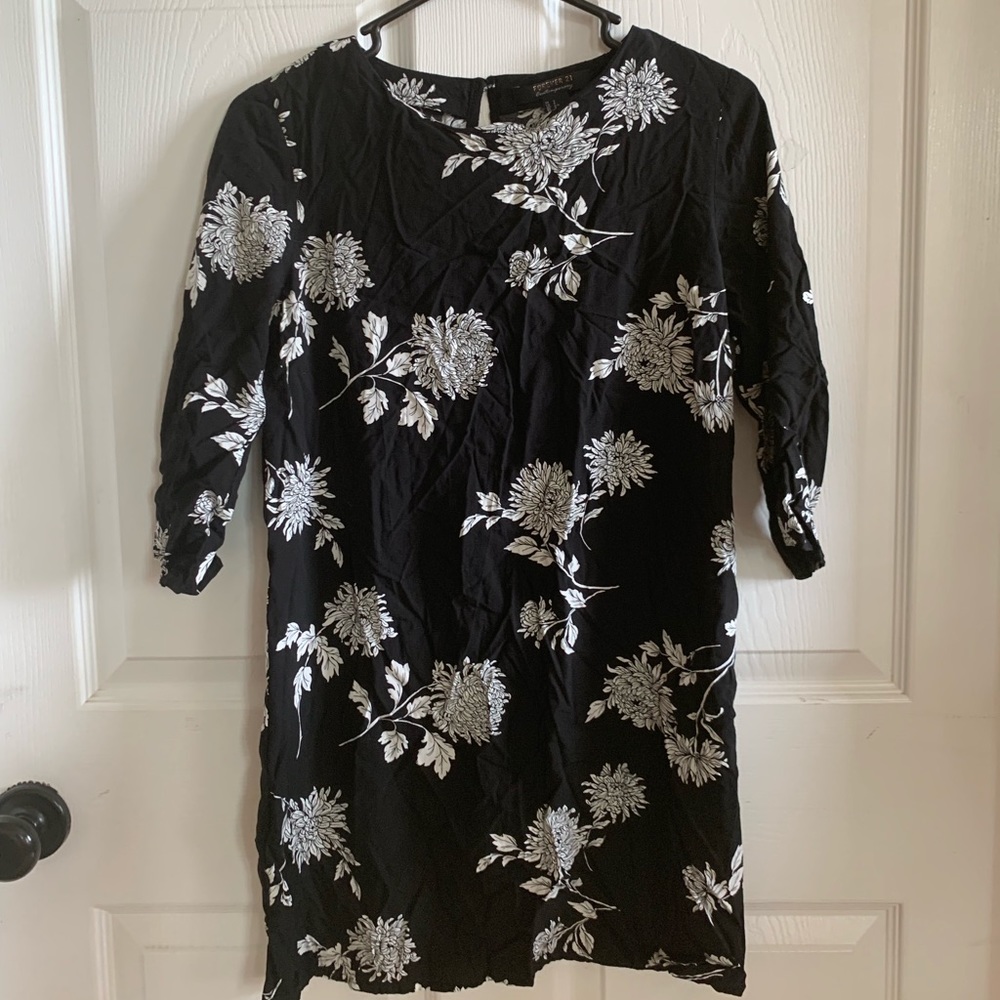 Forever 21 Silk Black and White Mini Dress !
